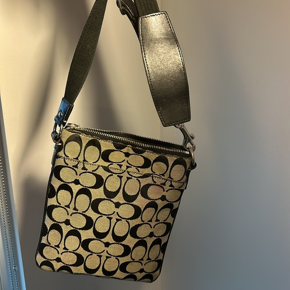 Coach Cross Body Purse - Picture 4 of 4